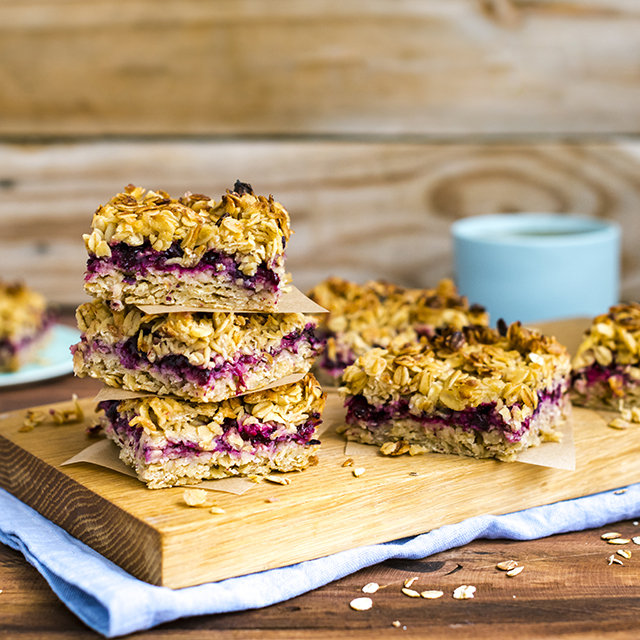 Blackberry Flapjack Bites